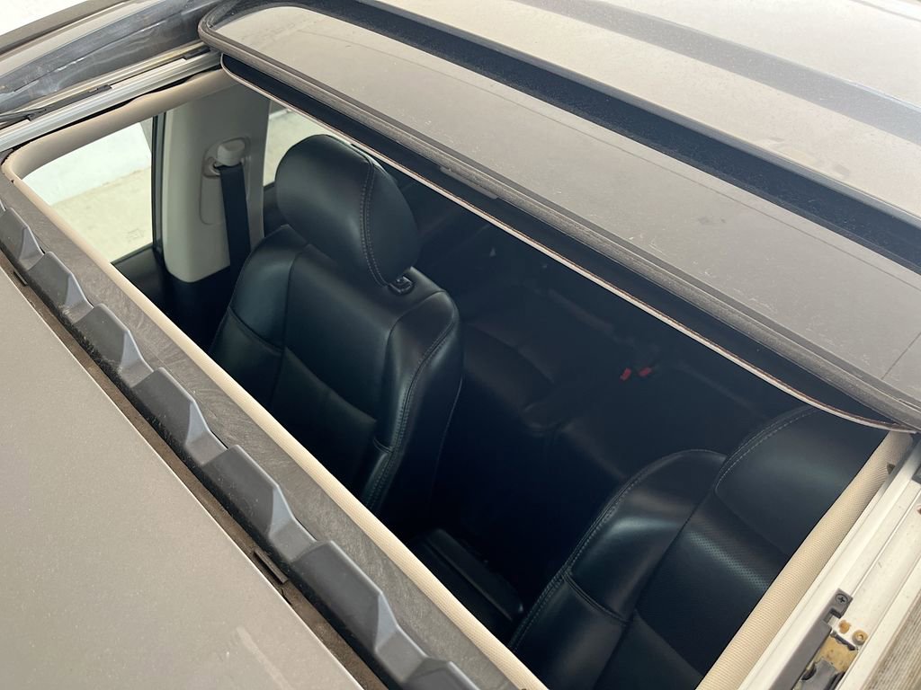 Used 2019 Nissan Pathfinder Platinum w/ Cargo Package FWD image 22