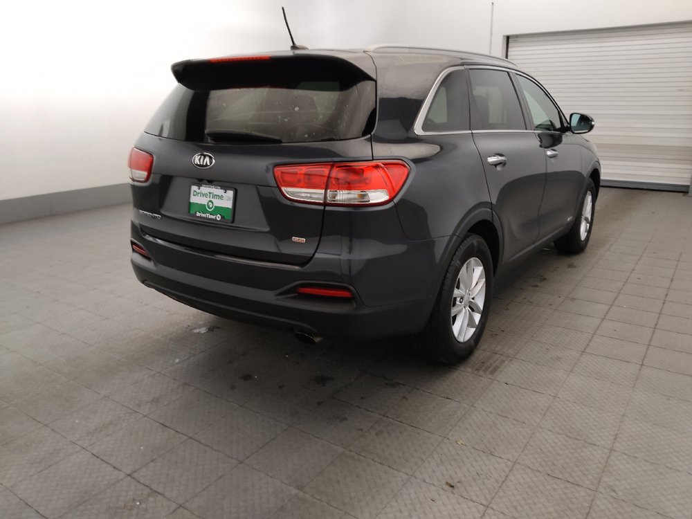 Used 2017 Kia Sorento AWD image 9