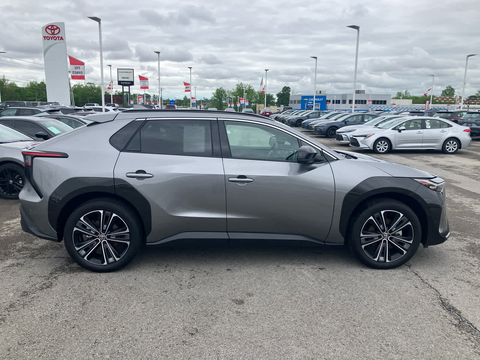 Certified 2025 Toyota bZ4X FWD w/ Weather Package image 8