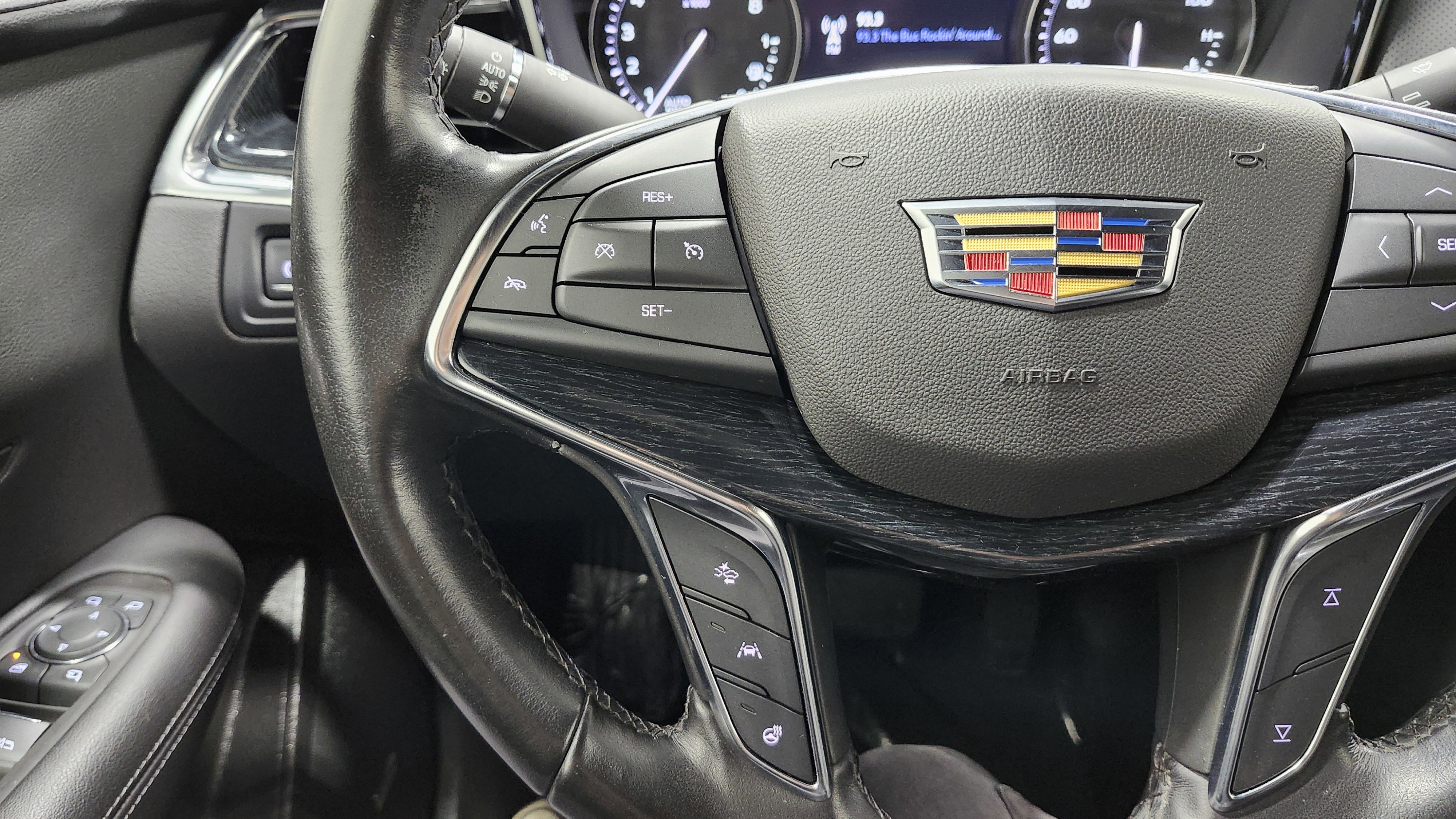 Used 2020 Cadillac XT5 Premium Luxury image 37