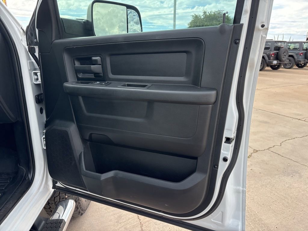 Used 2018 RAM 2500 Tradesman w/ Chrome Appearance Group image 25