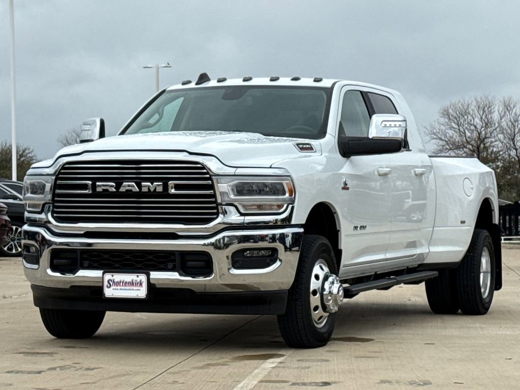 Used 2024 RAM 3500 Laramie AWD/4WD image 3