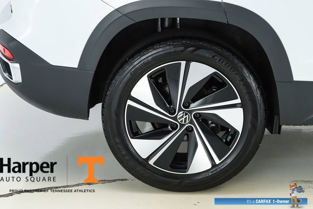 Used 2025 Volkswagen Taos SE w/ Panoramic Sunroof Package AWD/4WD image 51