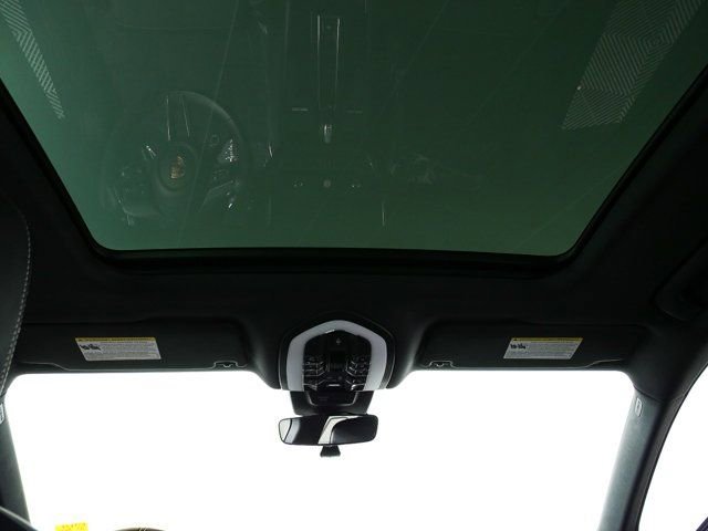 Used 2025 Porsche Macan GTS AWD/4WD image 21