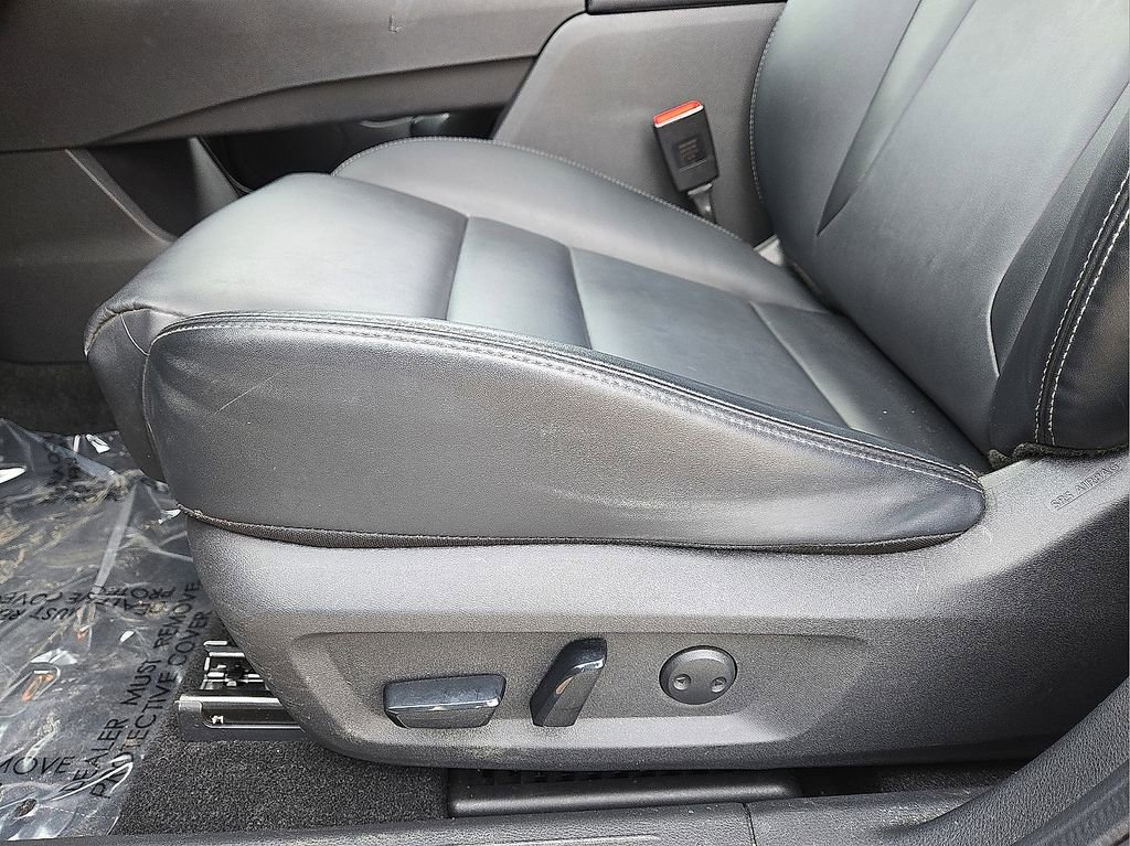 Used 2023 Nissan Rogue SV w/ SV Premium B Package image 25