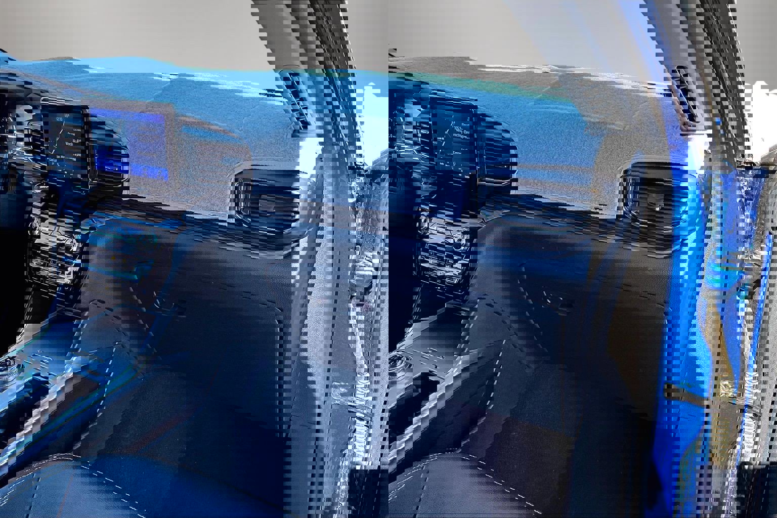 Used 2021 Ford Explorer Limited w/ Equipment Group 301A image 26