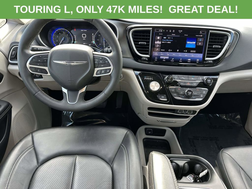 Used 2024 Chrysler Pacifica Touring-L FWD image 13