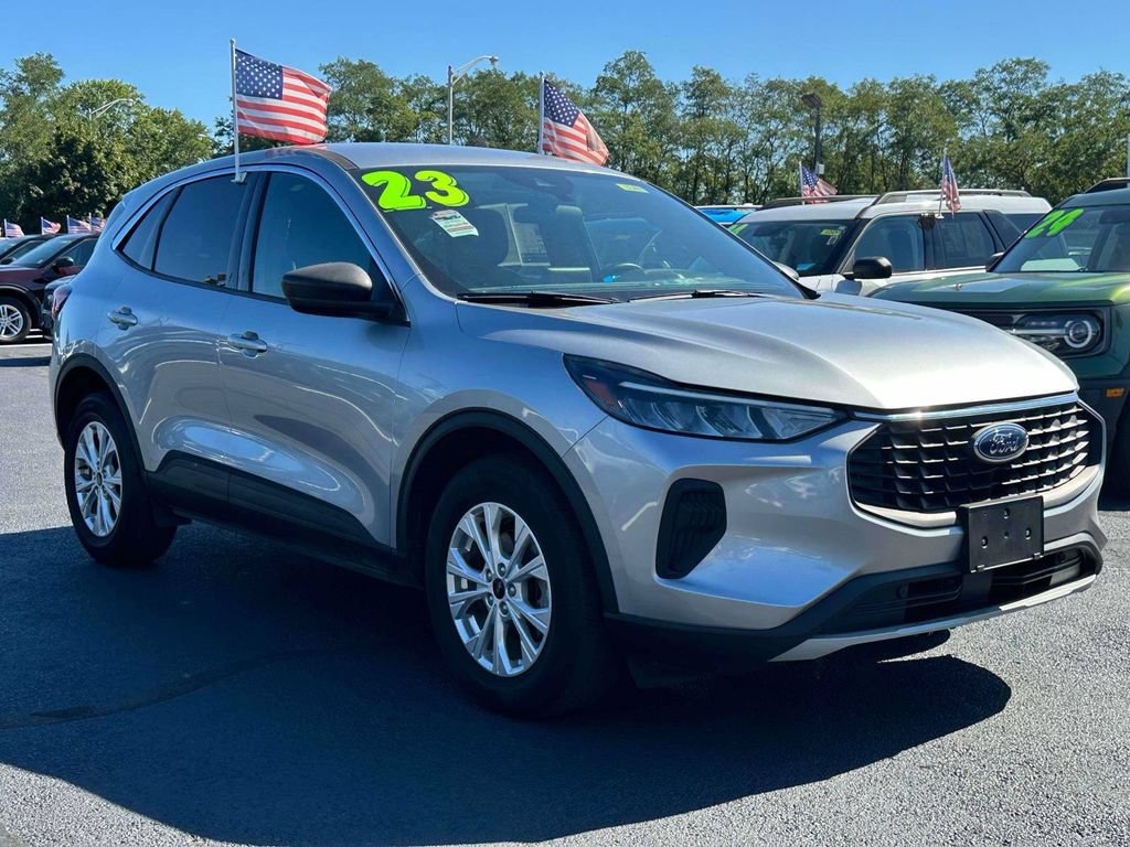 Used 2023 Ford Escape Active AWD/4WD video 1