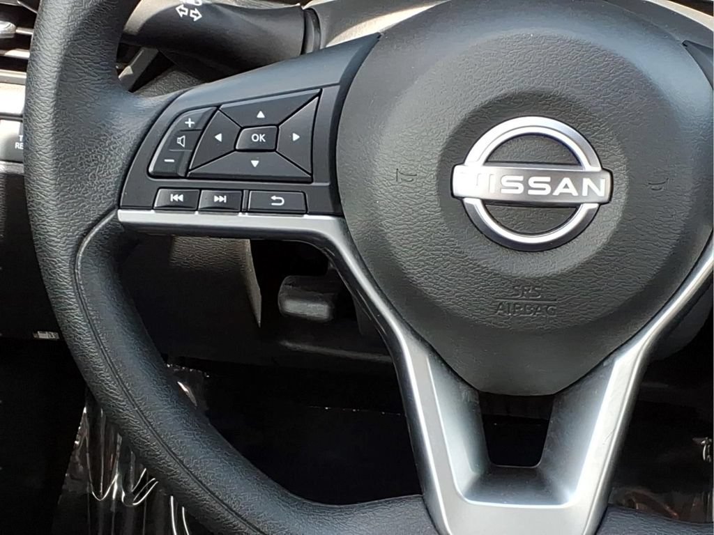 Used 2025 Nissan Altima 2.5 SV FWD image 10