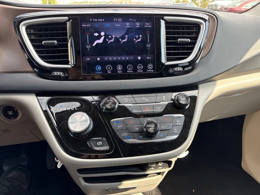 Used 2018 Chrysler Pacifica Touring Plus FWD image 27