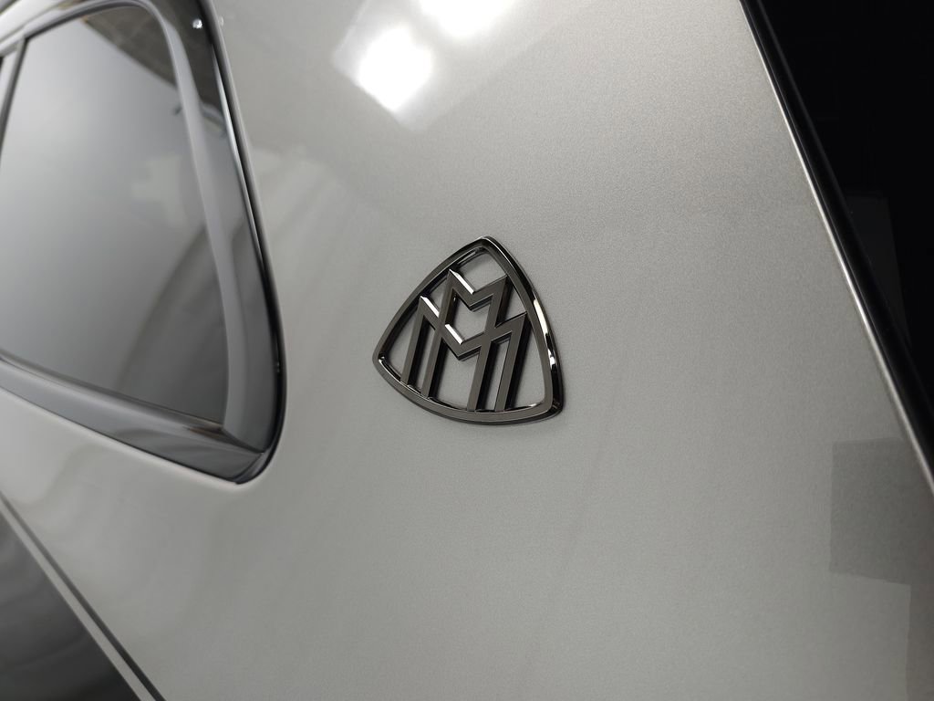 Used 2025 Mercedes-Benz Maybach GLS 600 4MATIC image 38