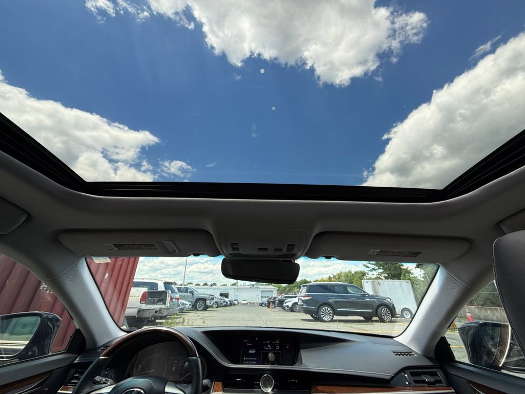 Used 2017 Lexus ES 350 w/ Navigation System Package FWD image 27