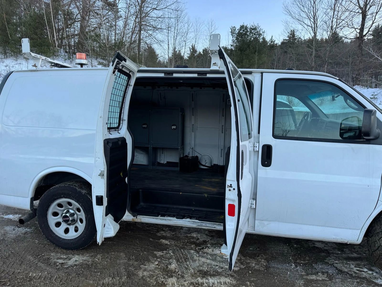 Used 2013 GMC Savana 1500 AWD image 5