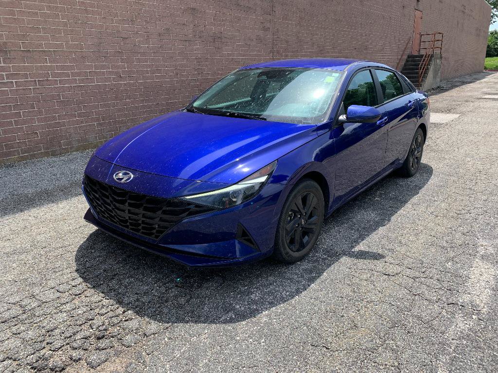 Used 2023 Hyundai Elantra SEL FWD image 1