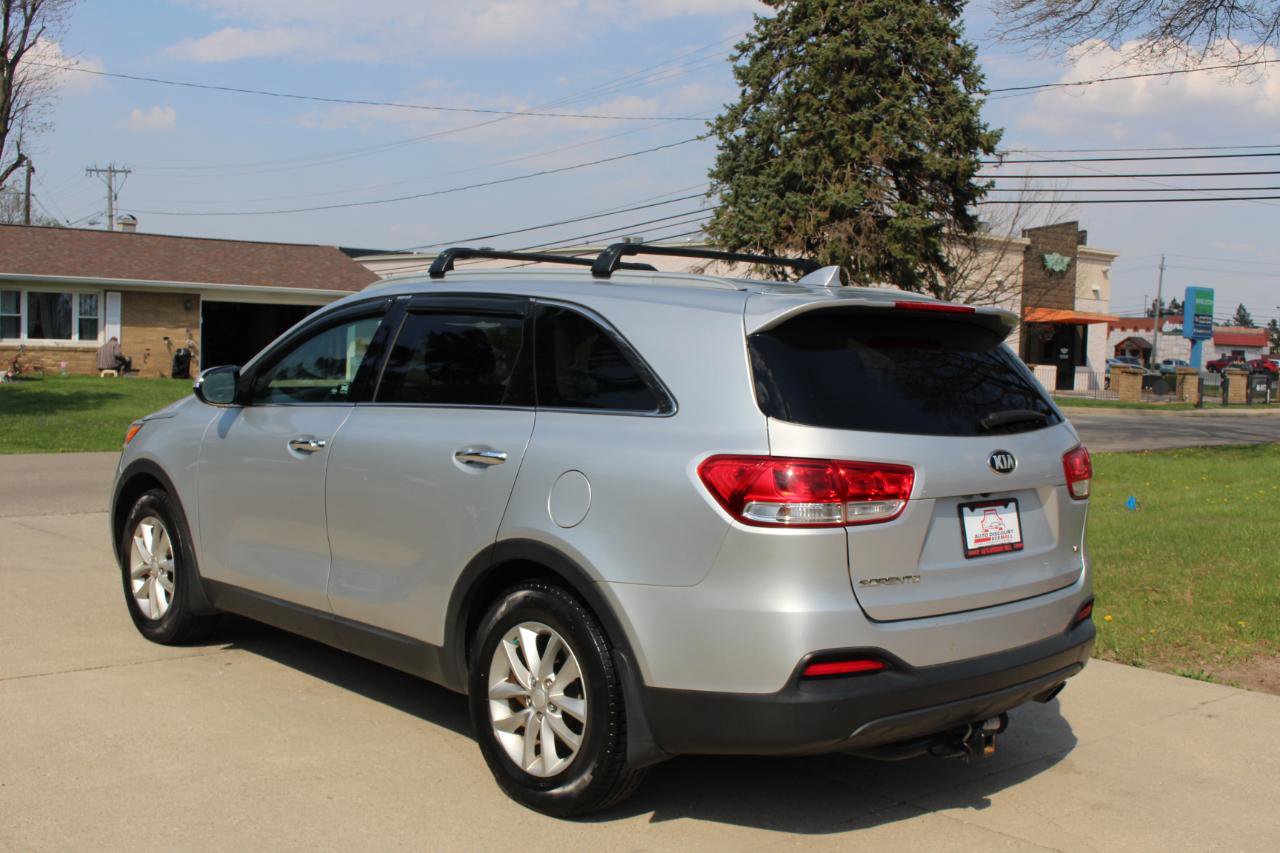 Used 2016 Kia Sorento LX w/ LX Convenience Package image 7