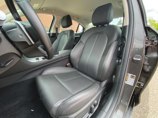 Used 2025 Genesis G70 2.5T AWD/4WD image 19