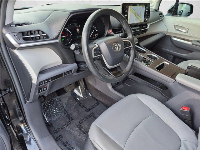 Certified 2023 Toyota Sienna XLE w/ XLE Plus Package FWD image 10