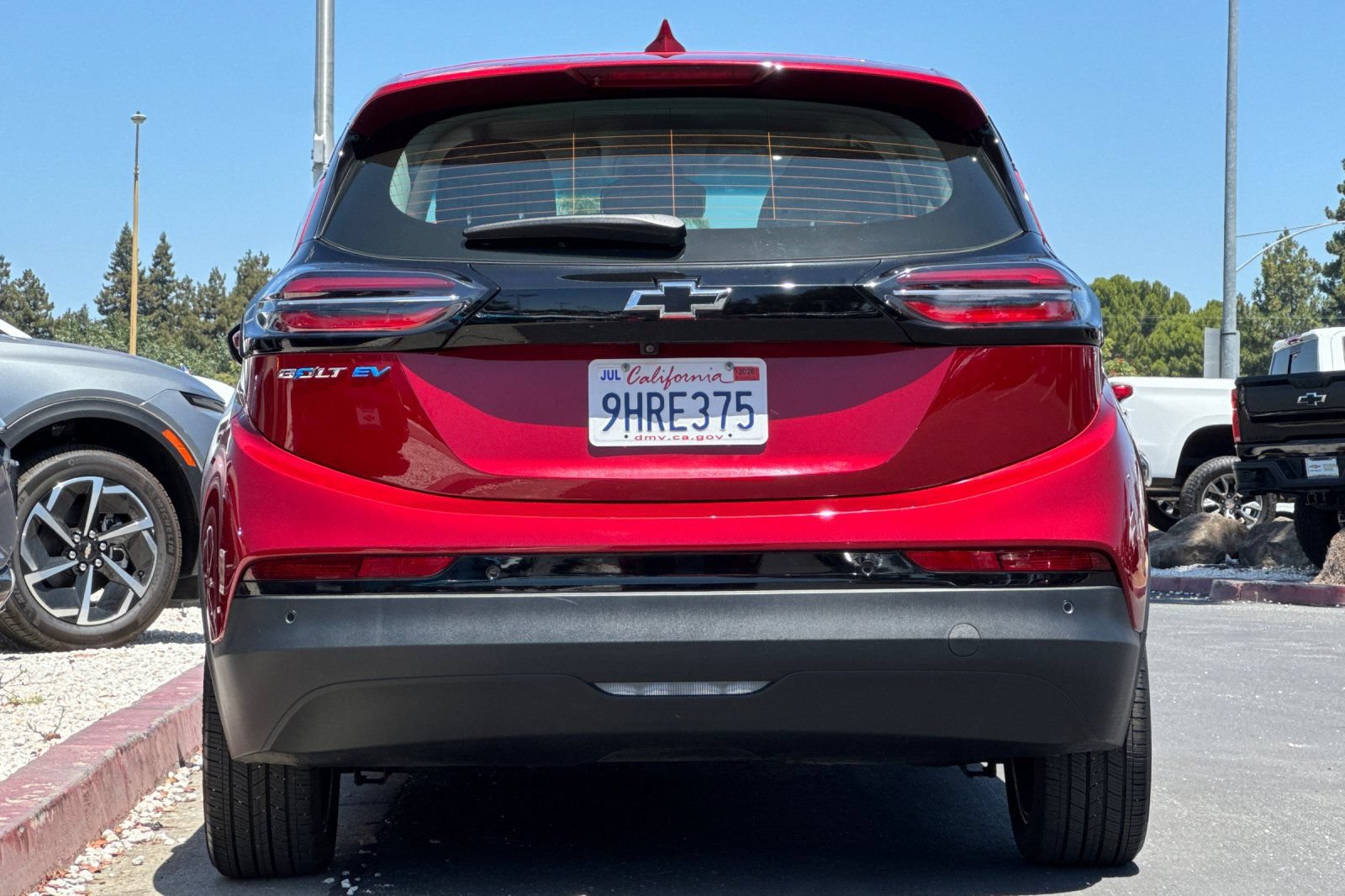 Used 2023 Chevrolet Bolt LT w/ Infotainment Package FWD image 6