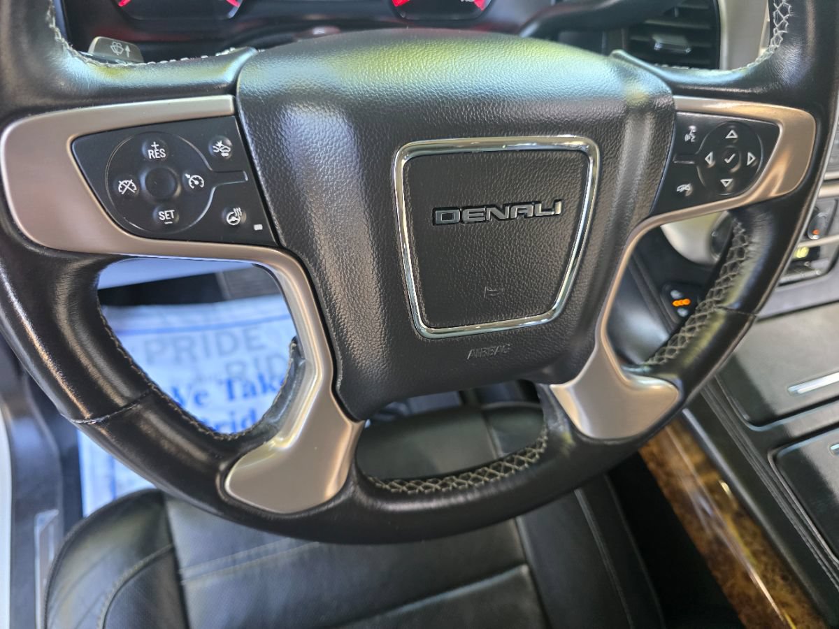 Used 2015 GMC Yukon XL Denali w/ Touring Package AWD/4WD image 23