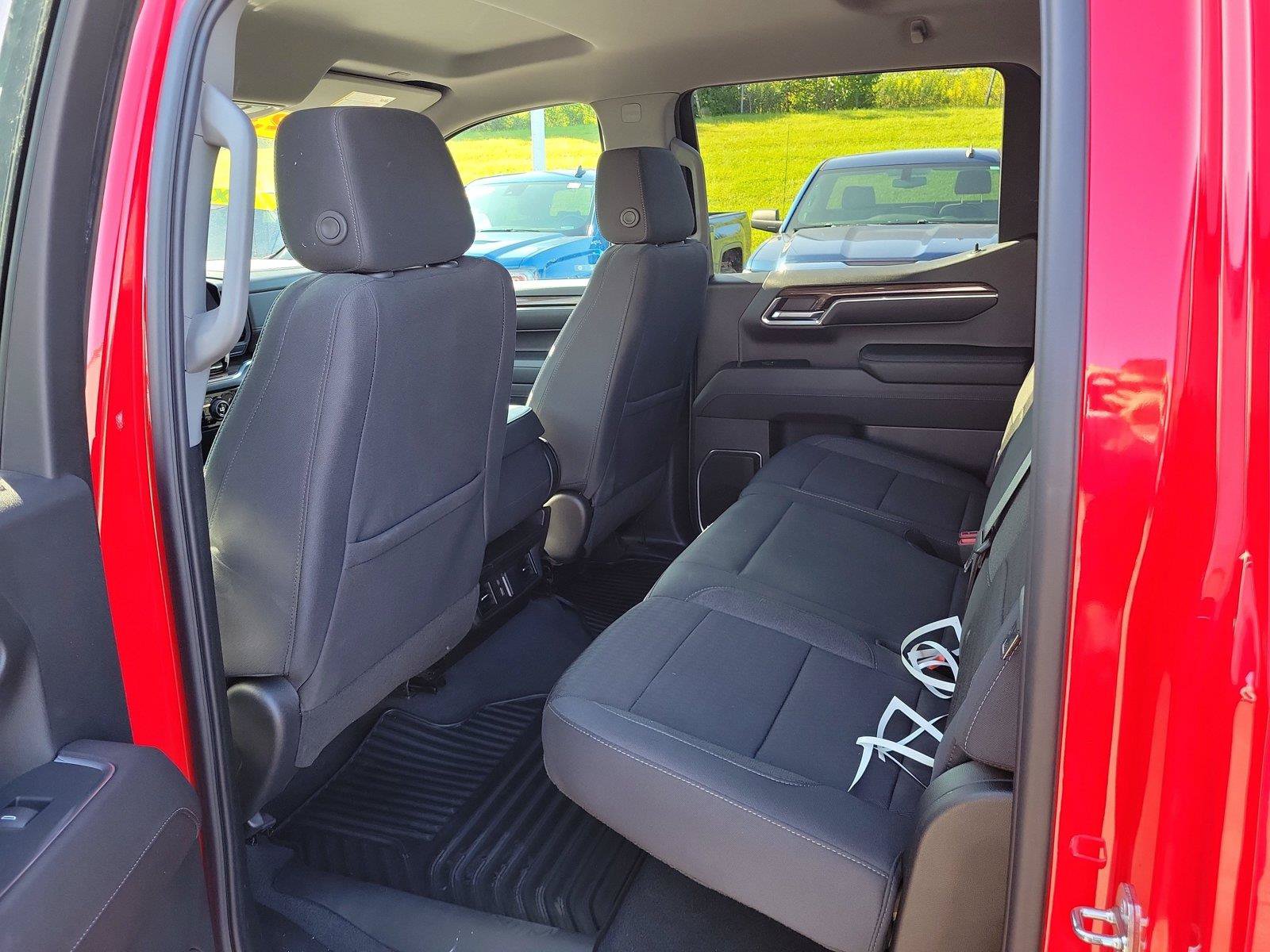 Used 2023 Chevrolet Silverado 1500 LT AWD/4WD image 12