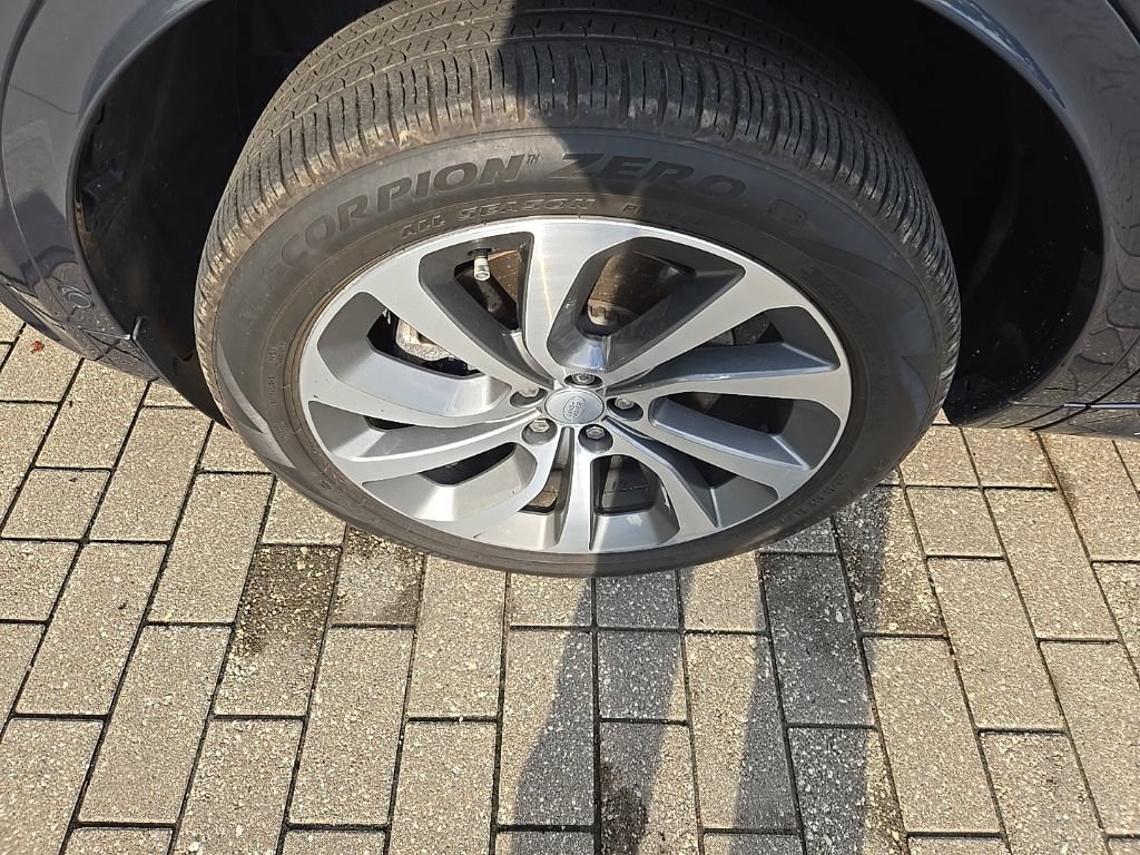 Certified 2025 Land Rover Discovery Sport S AWD/4WD image 10