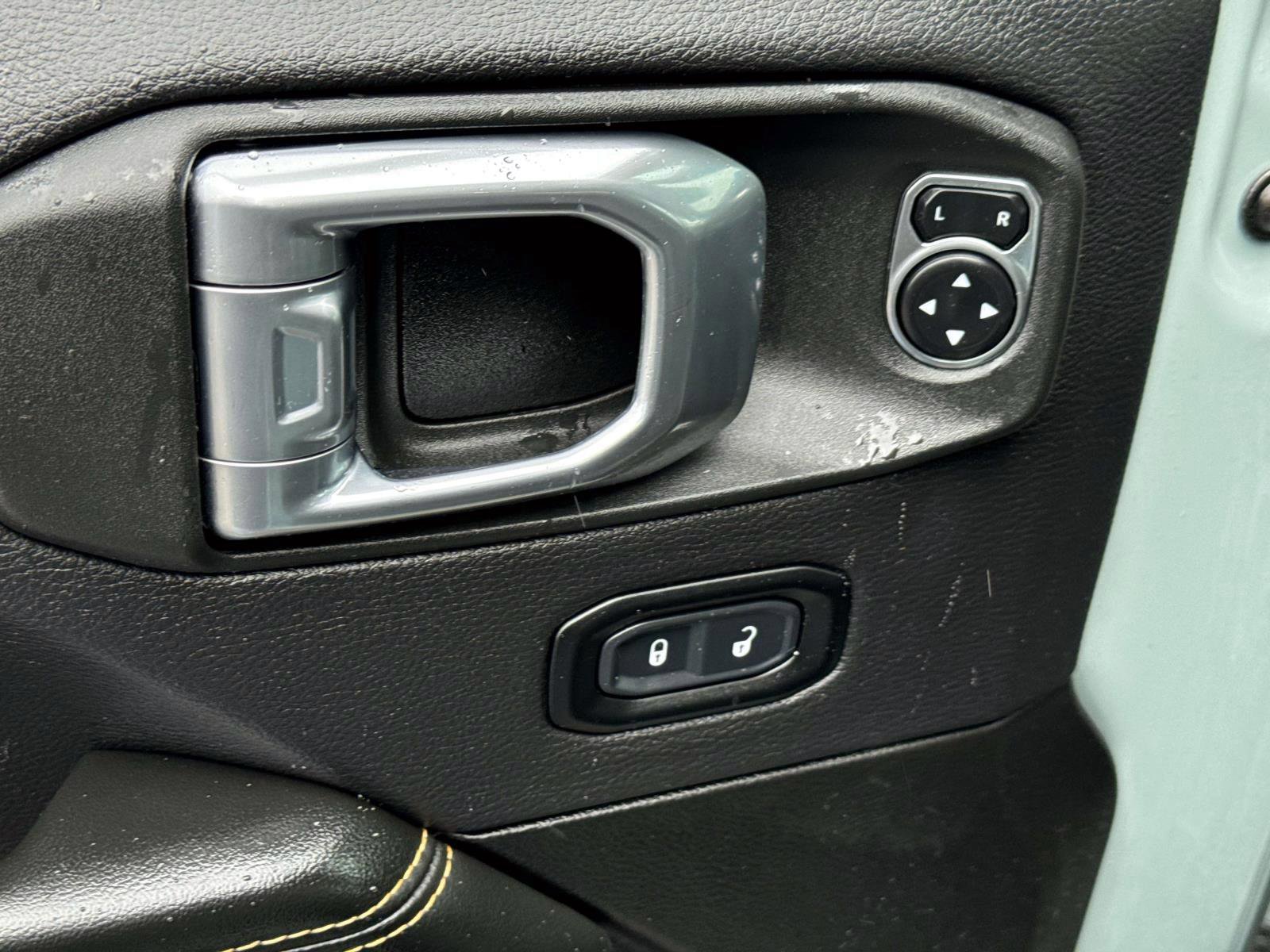 Used 2024 Jeep Wrangler Unlimited Sahara w/ Technology Group AWD/4WD image 13