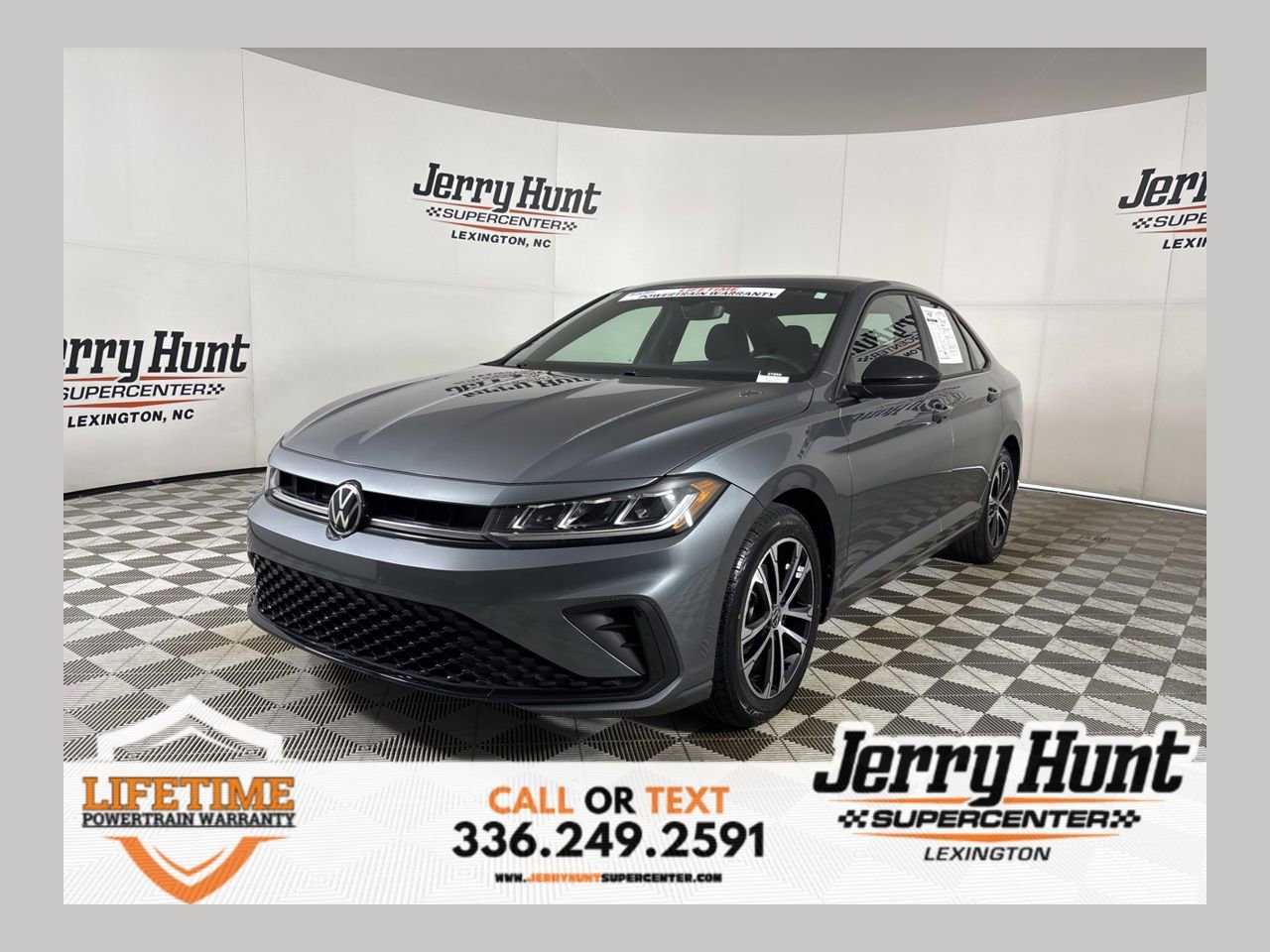 Used 2025 Volkswagen Jetta Sport FWD image 1