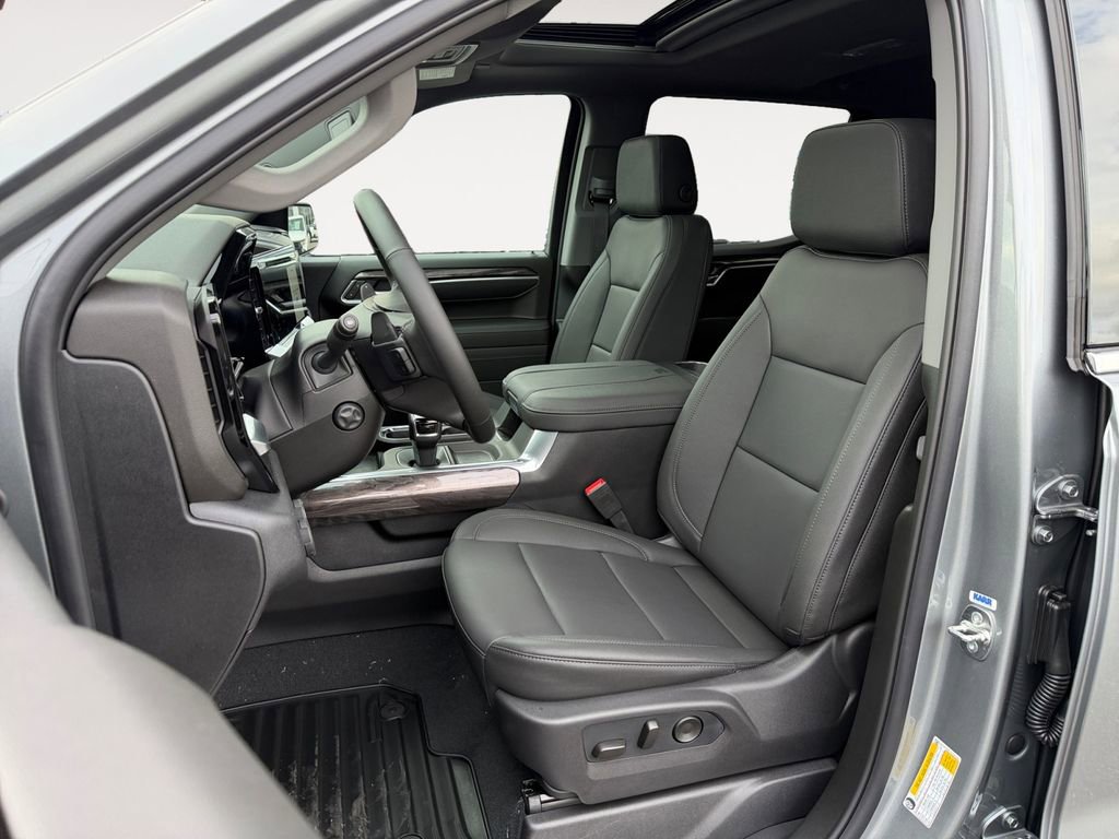 New 2026 Chevrolet Silverado 1500 LTZ w/ LTZ Premium Package AWD/4WD image 7
