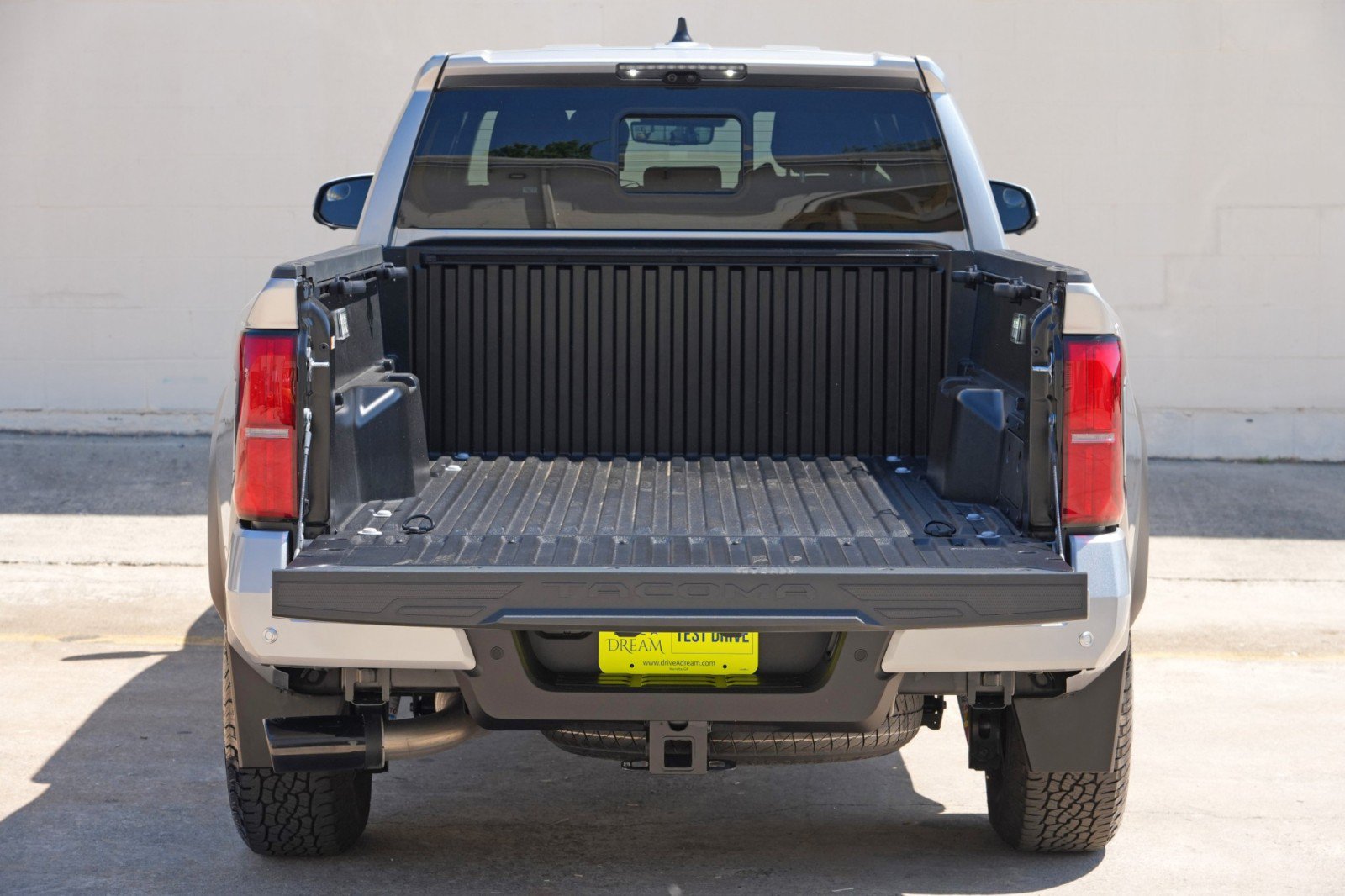 Used 2024 Toyota Tacoma TRD Off-Road w/ TRD Off Road Premium Package AWD/4WD image 10