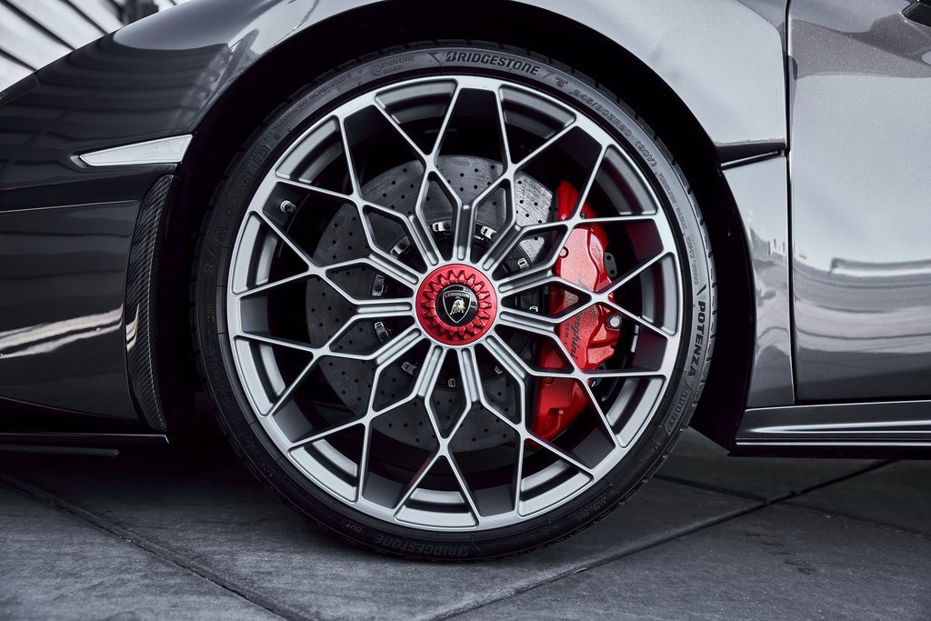 Used 2023 Lamborghini Huracan STO image 4