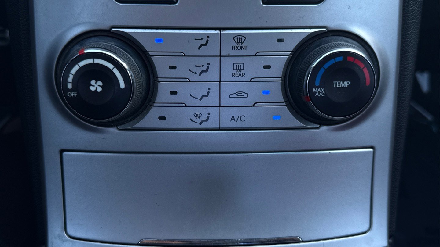 Used 2010 Hyundai Genesis 2.0T RWD image 28