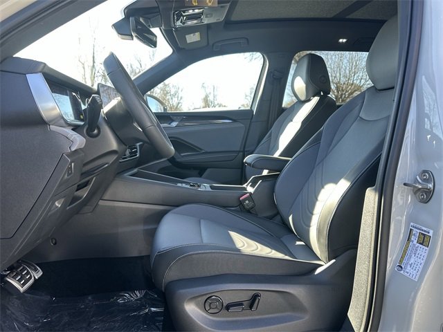 New 2026 Volkswagen Tiguan SE R-Line image 12