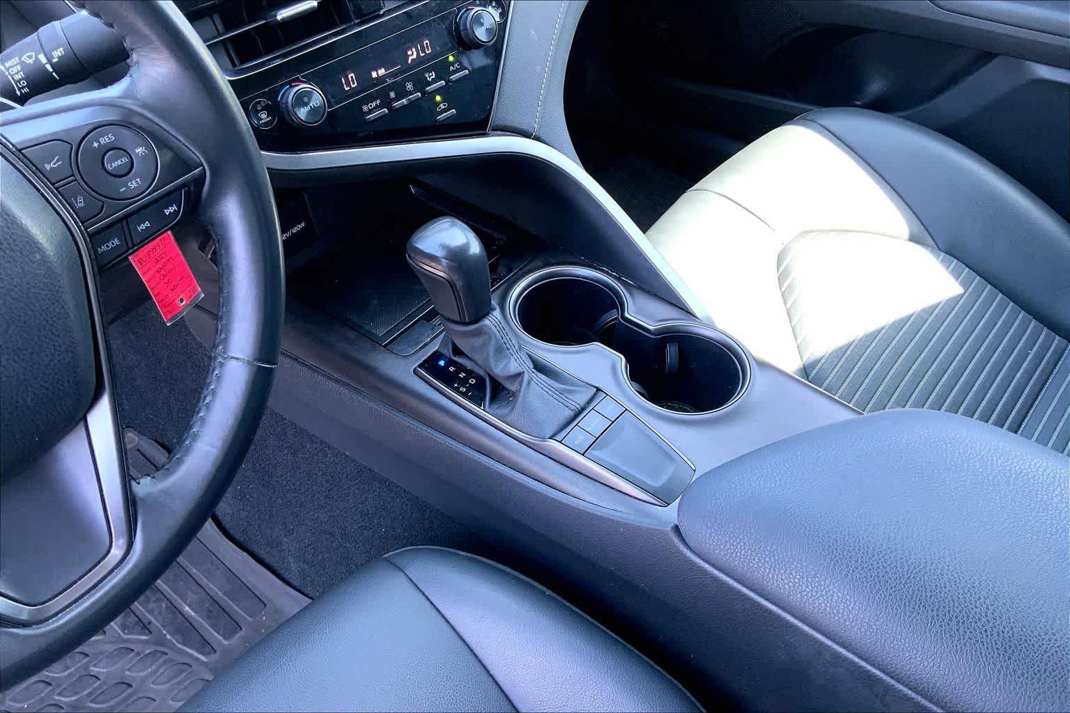 Used 2024 Toyota Camry SE FWD image 16