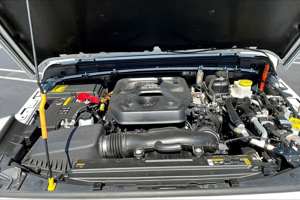 Used 2023 Jeep Wrangler Unlimited Sahara w/ Cold Weather Group image 29