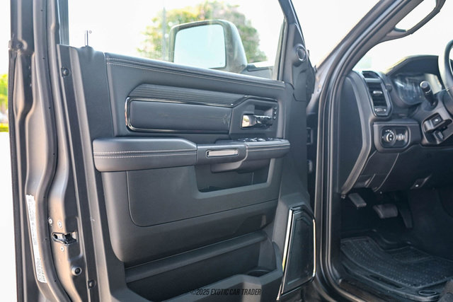 Used 2024 RAM 5500 4x4 Crew Cab image 24