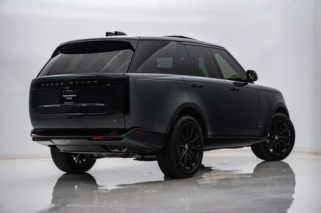 Used 2025 Land Rover Range Rover SE AWD/4WD image 9