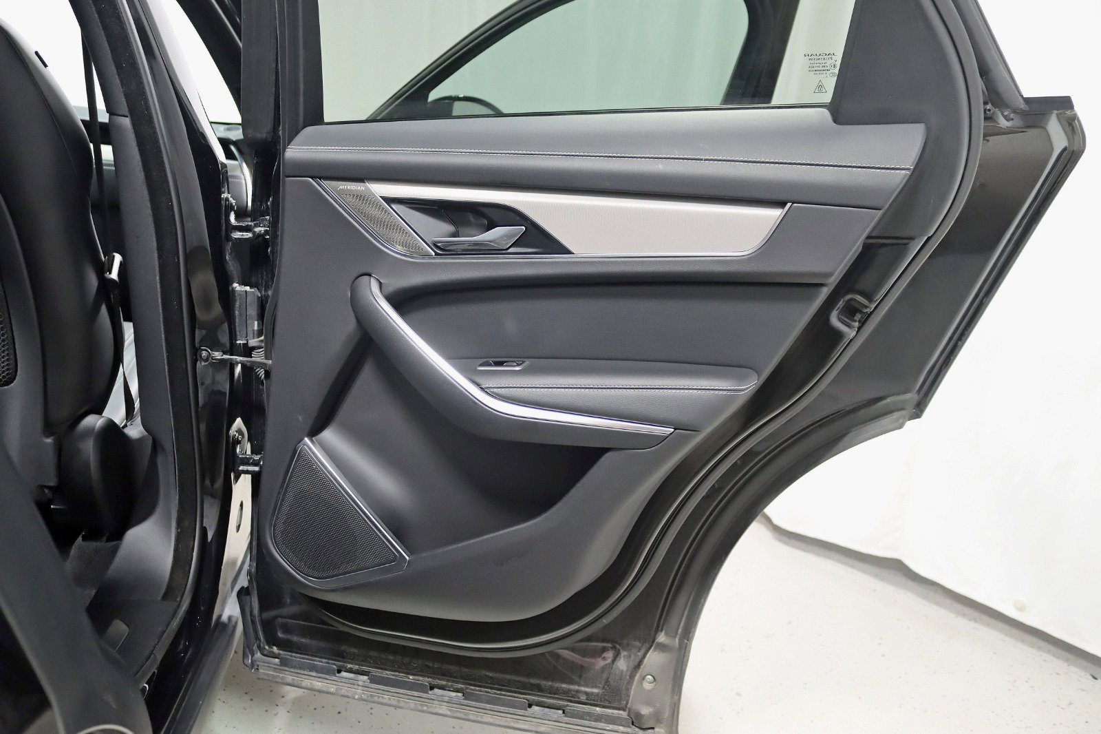 Used 2024 Jaguar F-PACE R-Dynamic S image 34