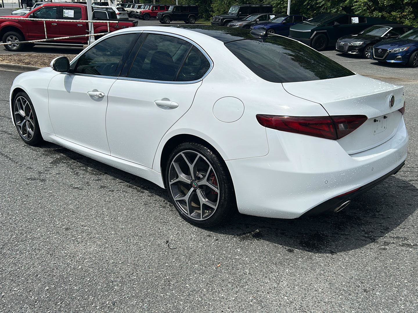 Used 2020 Alfa Romeo Giulia Ti w/ Active Blind Spot Package RWD image 3