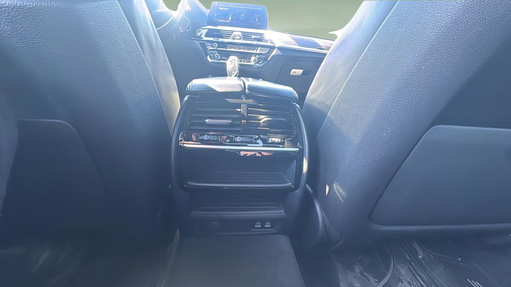 Used 2020 BMW M550i xDrive M550i xDrive image 11