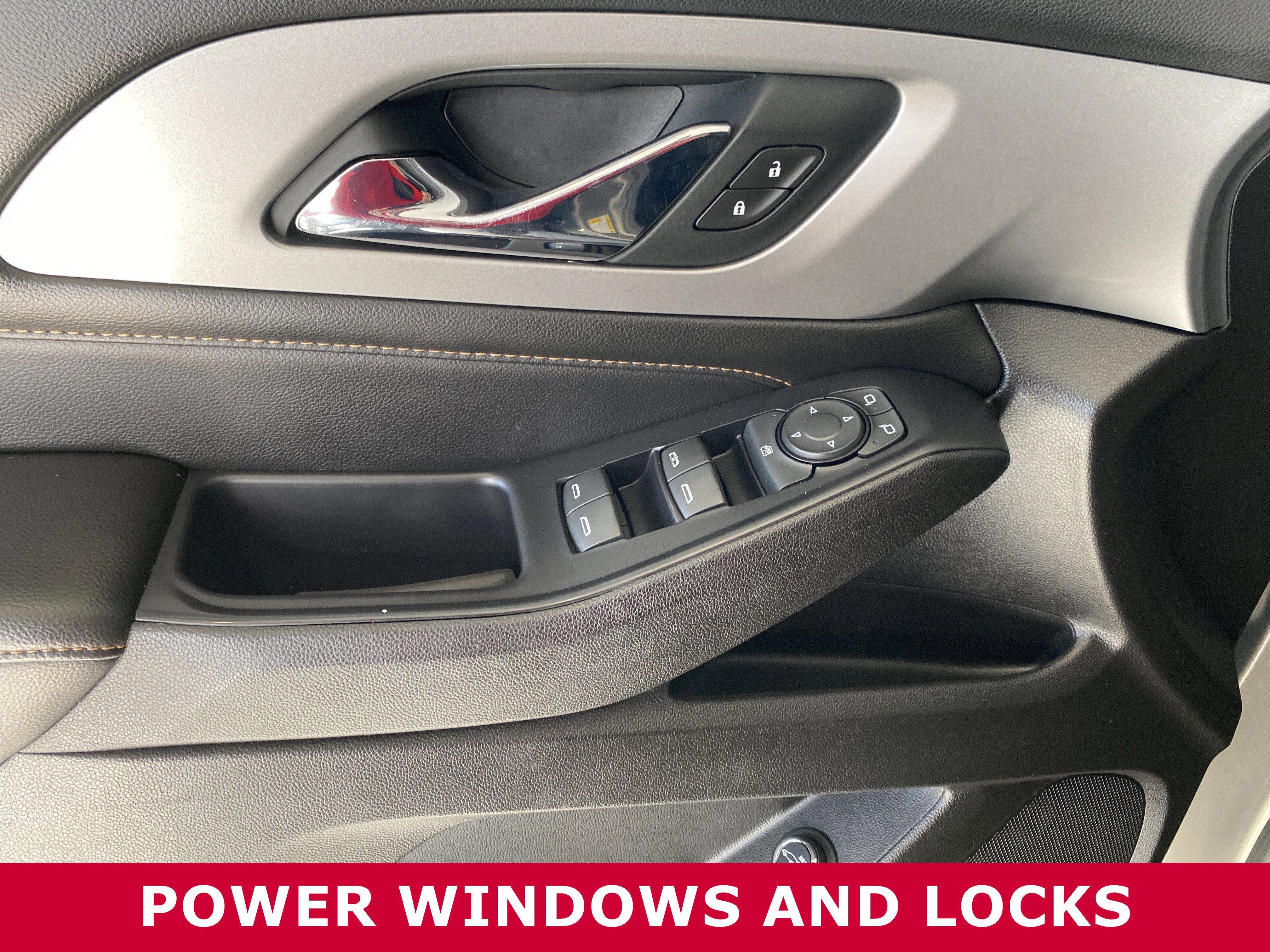 Used 2018 Chevrolet Traverse LT image 9