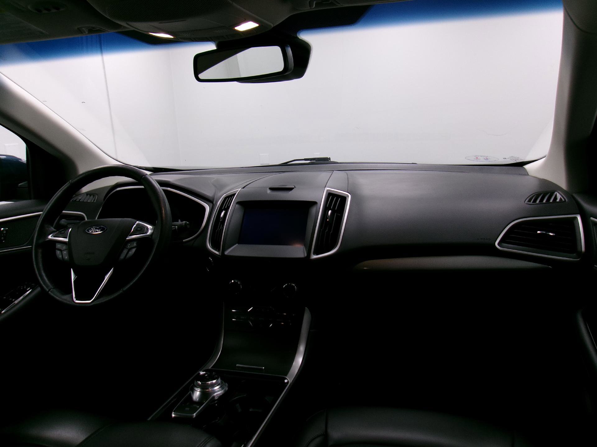 Used 2019 Ford Edge SEL w/ Equipment Group 201A image 3