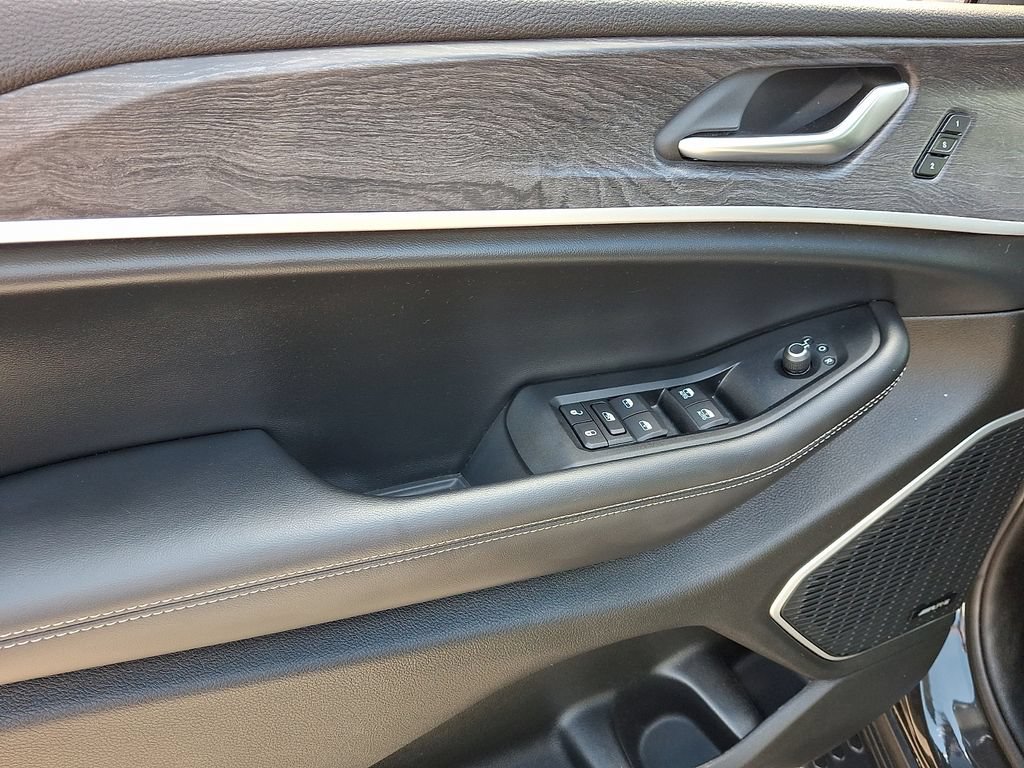 Used 2021 Jeep Grand Cherokee L Limited AWD/4WD image 13