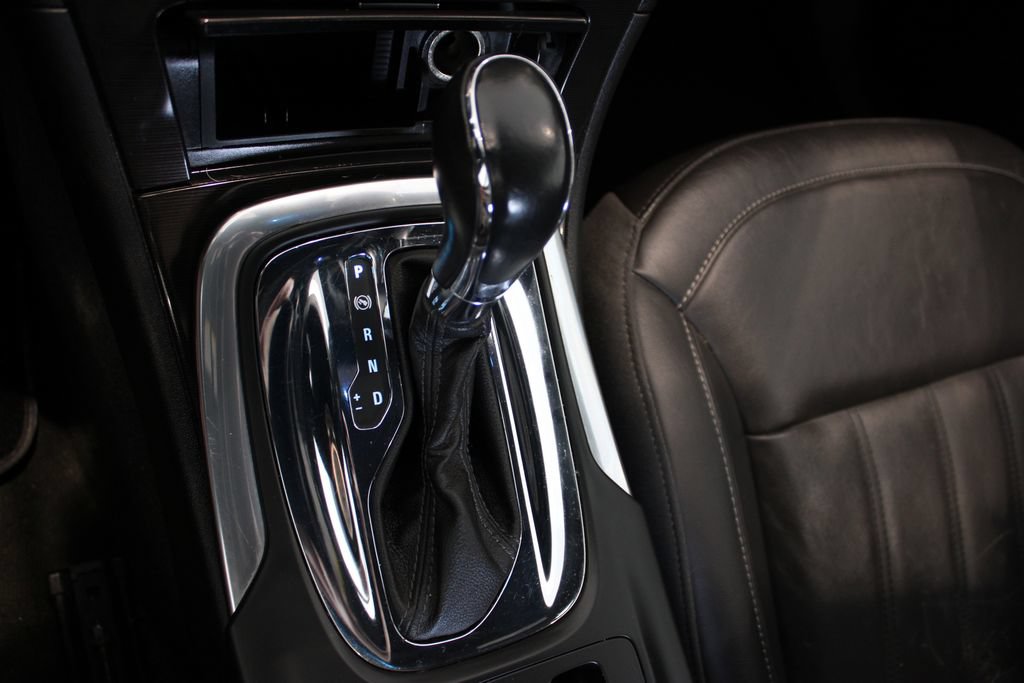 Used 2017 Buick Regal AWD image 17