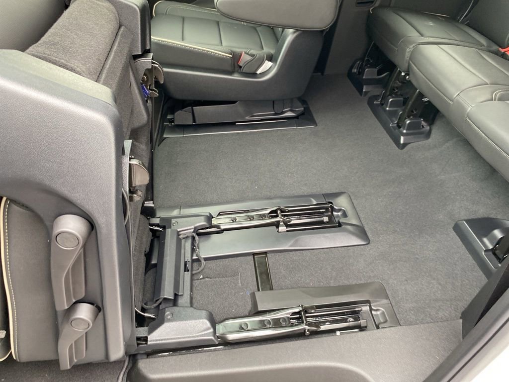 New 2025 Chevrolet Suburban Premier image 29