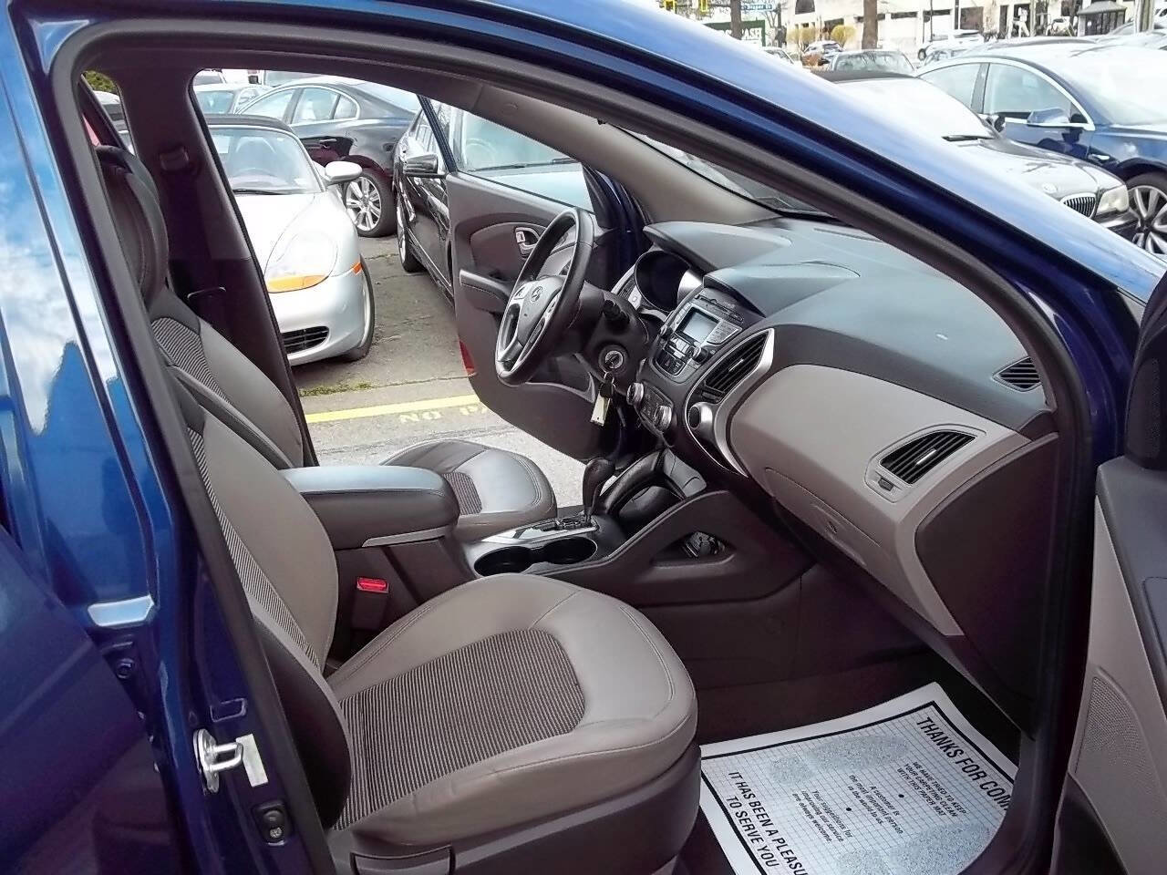Used 2010 Hyundai Tucson GLS w/ Popular Equipment Pkg 2 AWD/4WD image 11