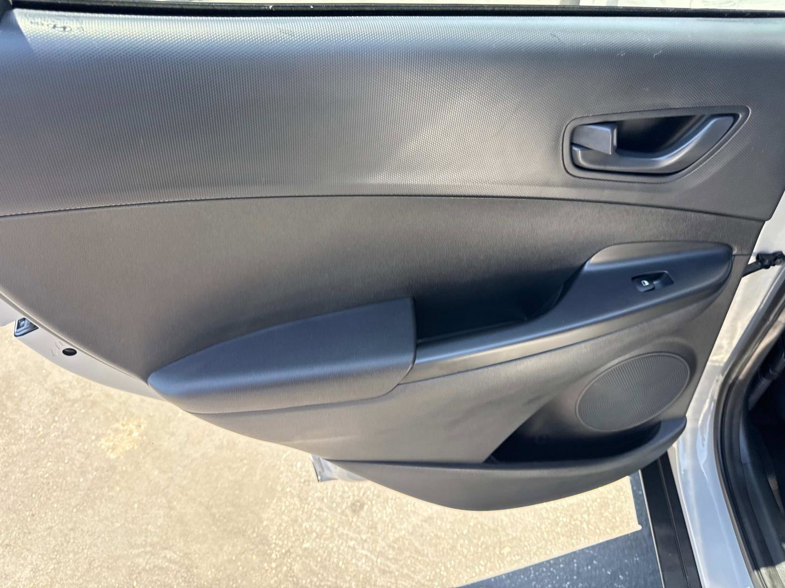 Used 2022 Hyundai Kona SEL image 20