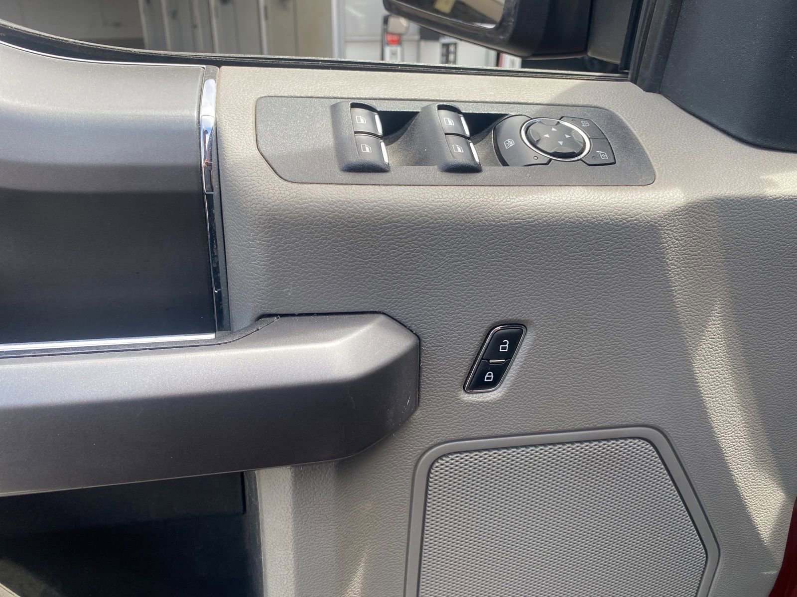 Used 2019 Ford F150 XLT w/ Equipment Group 302A Luxury AWD/4WD image 10