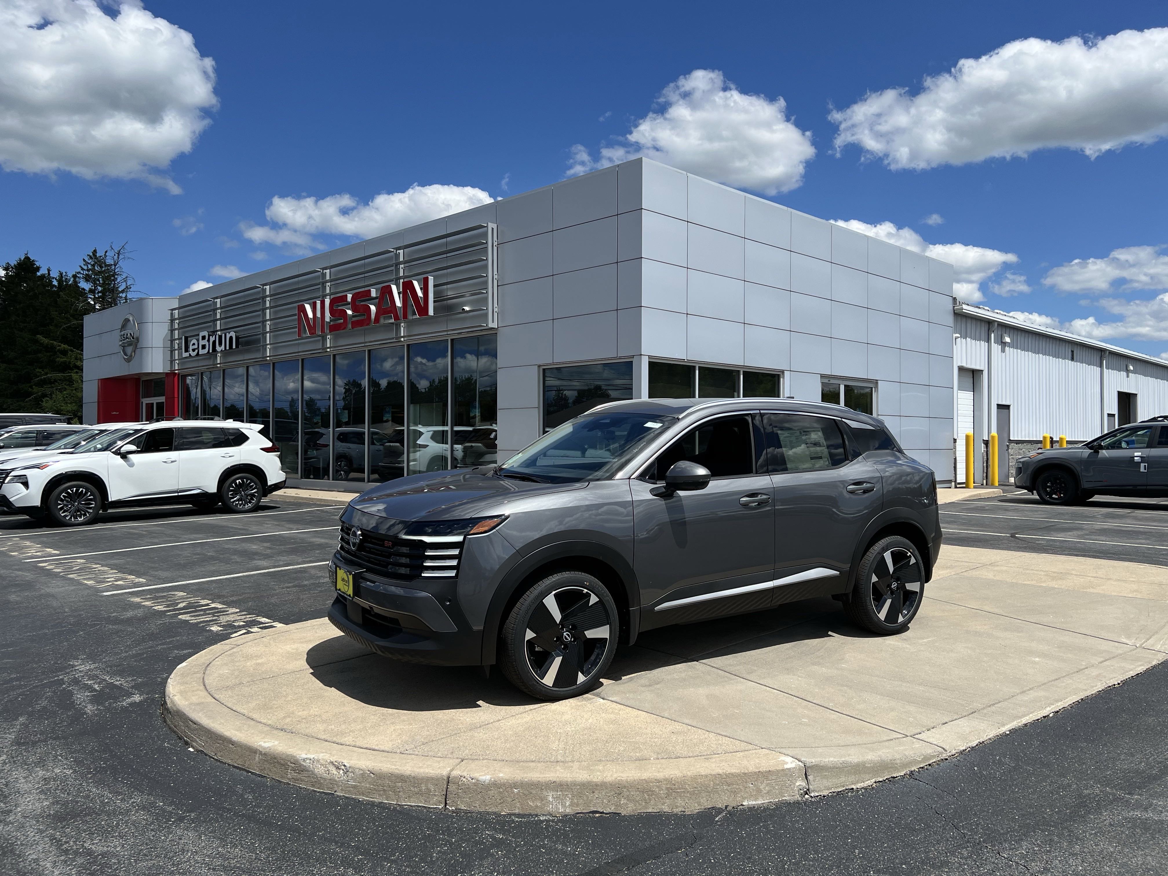 New 2025 Nissan Kicks SR