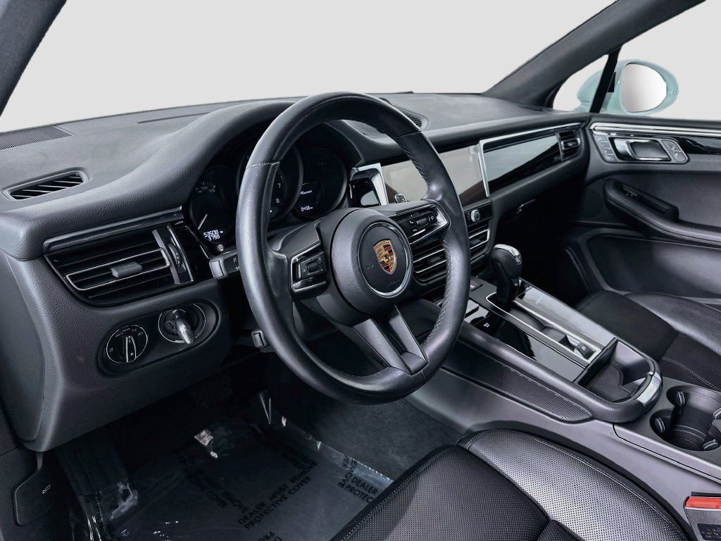 Used 2022 Porsche Macan AWD/4WD image 4