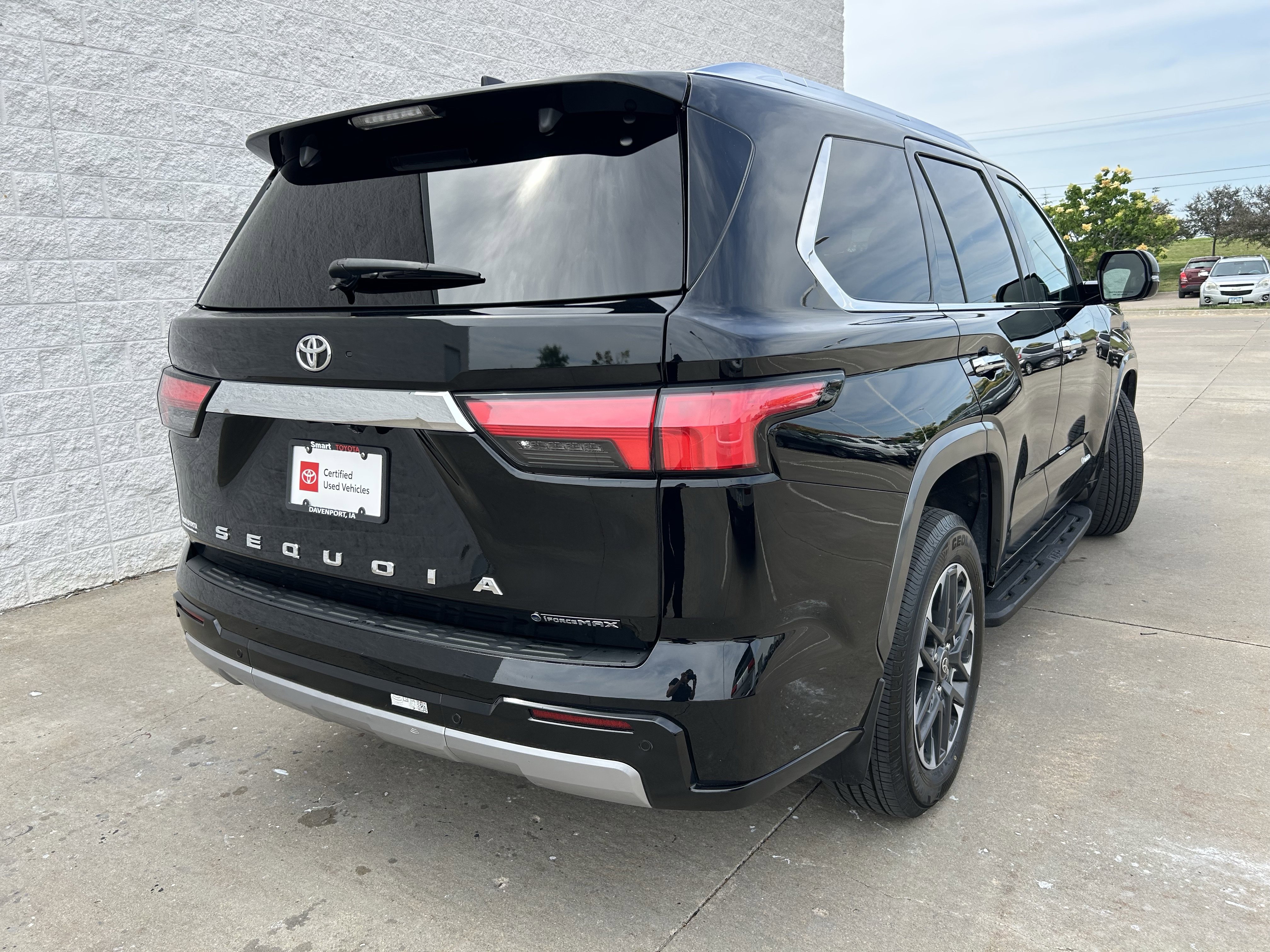 Certified 2025 Toyota Sequoia Limited AWD/4WD image 6